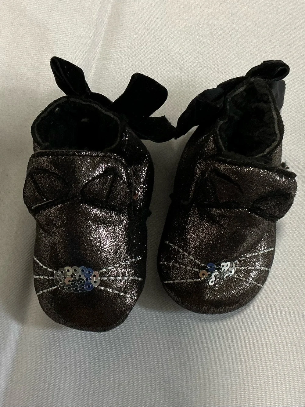 Nicole Miller New York baby girl black glitter sequin cat crib shoes booties